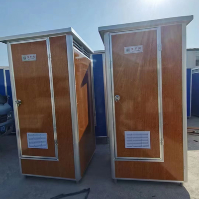 Prefabrykowane mobilne toalety zewnętrzne z elektrycznością i wodociągami